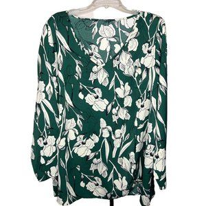 New with out tags, Bloomchic blouse, floral, green and white V-neck long sleeves